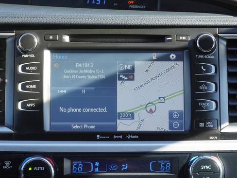 Used 2018 Toyota Highlander XLE image 34