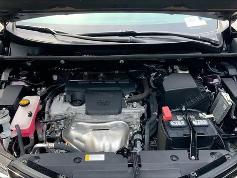 Used 2018 Toyota RAV4 XLE image 29