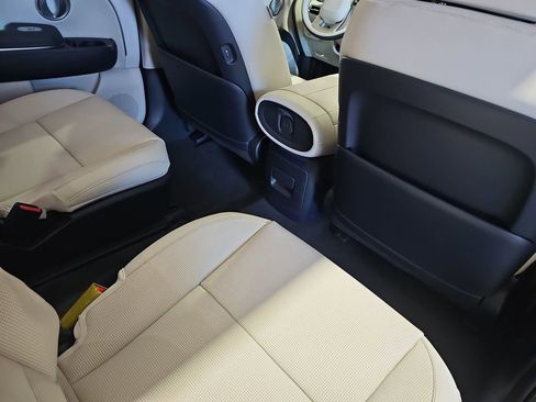 New 2026 Hyundai Palisade Calligraphy FWD image 11