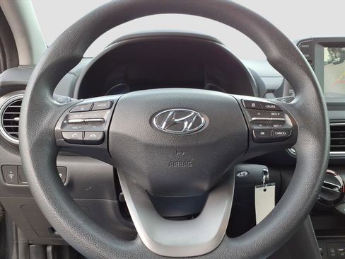 Used 2021 Hyundai Kona SE image 18