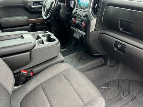 Used 2021 Chevrolet Silverado 1500 RST image 19