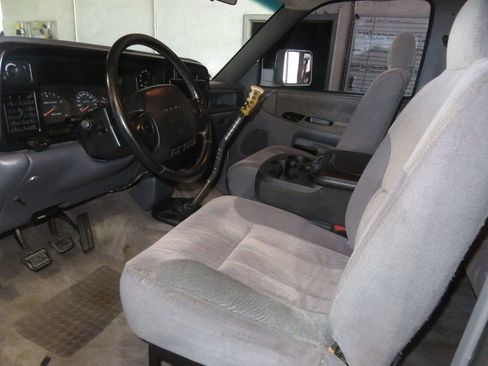 Used 1997 Dodge Ram 2500 Truck 2WD Club Cab image 18