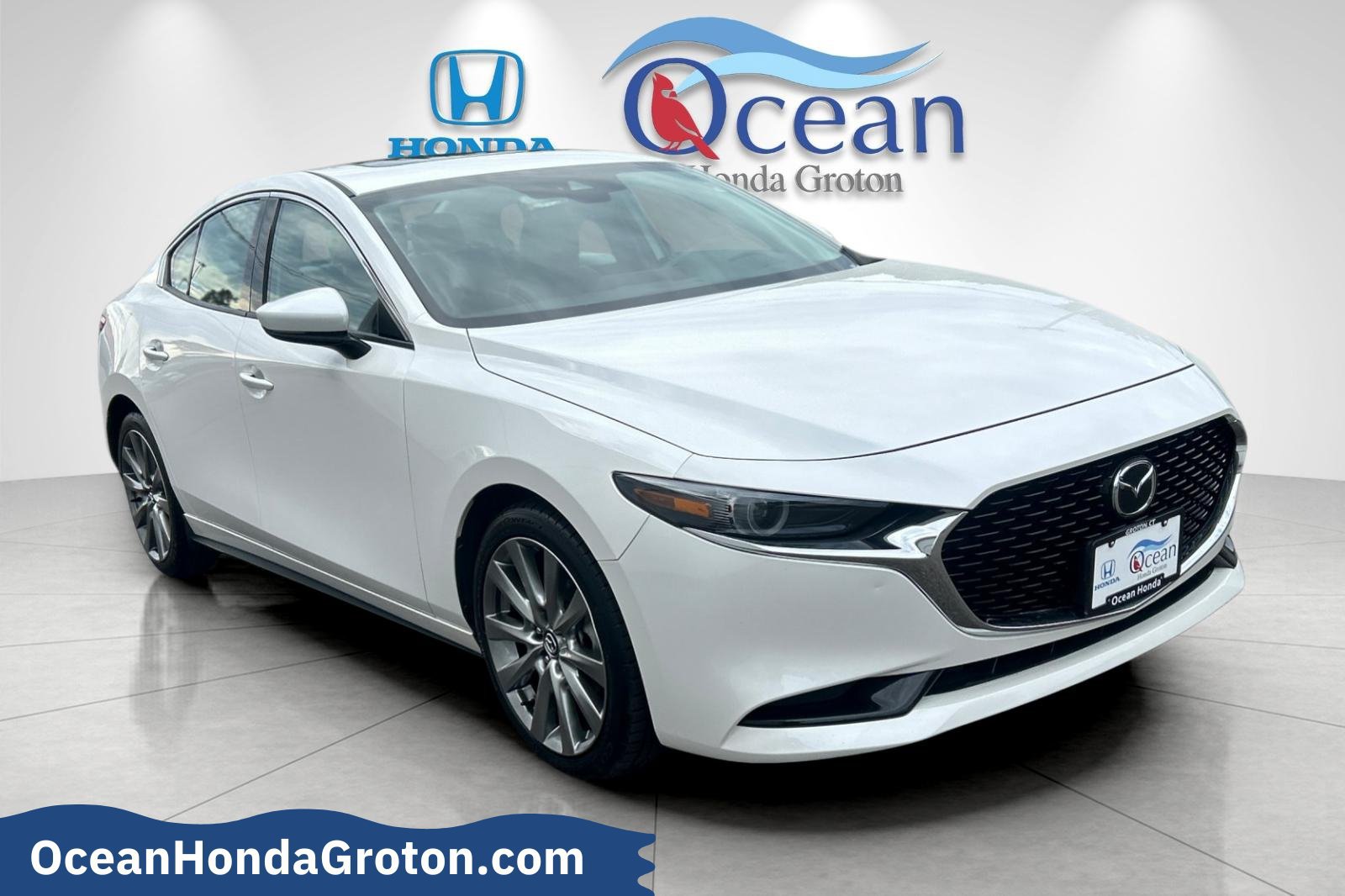 Used 2022 MAZDA MAZDA3 s FWD image 1