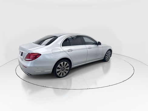 Used 2018 Mercedes-Benz E 300 image 8