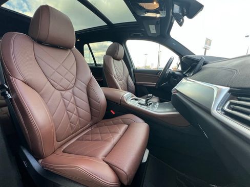 Used 2023 BMW X5 xDrive40i w/ Premium Package image 32