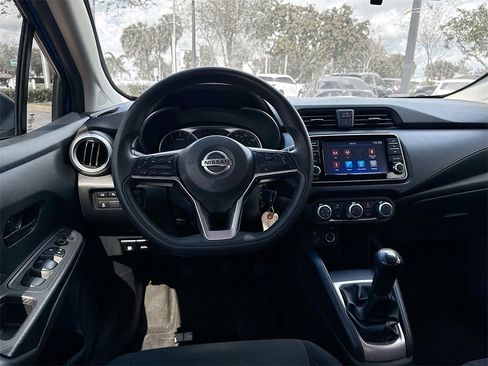 Used 2022 Nissan Versa S image 18