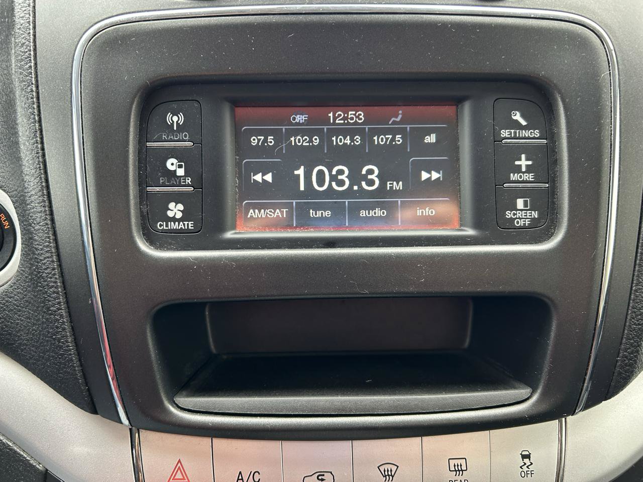 Used 2018 Dodge Journey SE w/ Connectivity Group FWD image 23