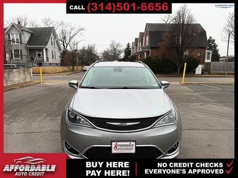 Used 2017 Chrysler Pacifica Touring-L Plus image 8
