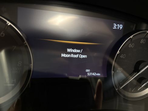 Used 2021 Toyota Highlander XLE image 5