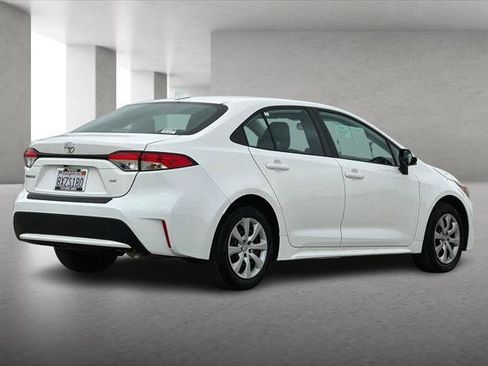 Certified 2021 Toyota Corolla LE FWD image 3