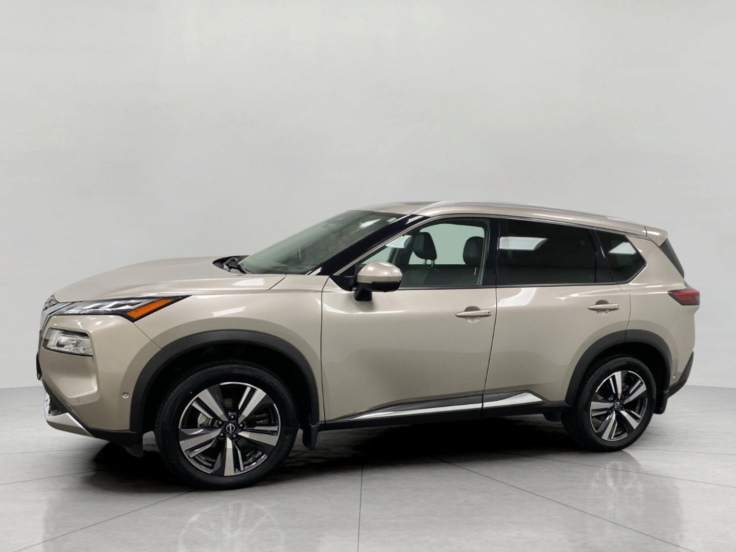 Certified 2023 Nissan Rogue Platinum w/ Platinum Premium Package AWD/4WD image 8
