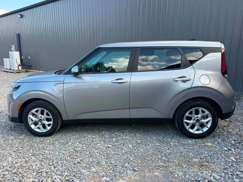 Used 2025 Kia Soul LX w/ LX Technology Package FWD image 8