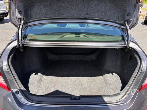 Used 2018 Honda Accord LX image 12