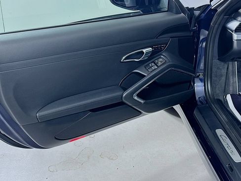 Used 2018 Porsche 911 Carrera RWD image 13