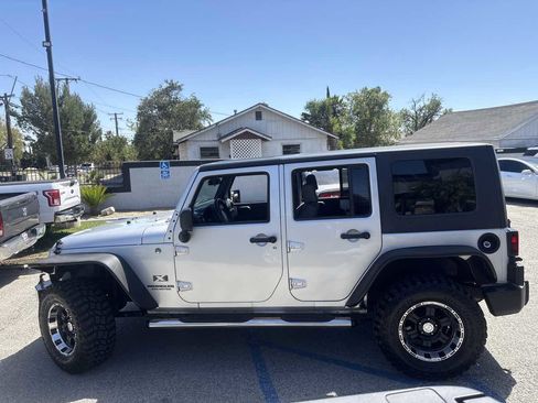 Used 2009 Jeep Wrangler X AWD/4WD image 2