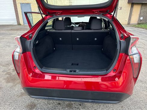 Used 2017 Toyota Prius Two w/ Carpet Mat Package image 15