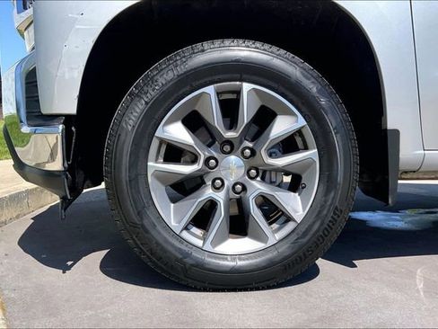 Used 2020 Chevrolet Silverado 1500 LT AWD/4WD image 9