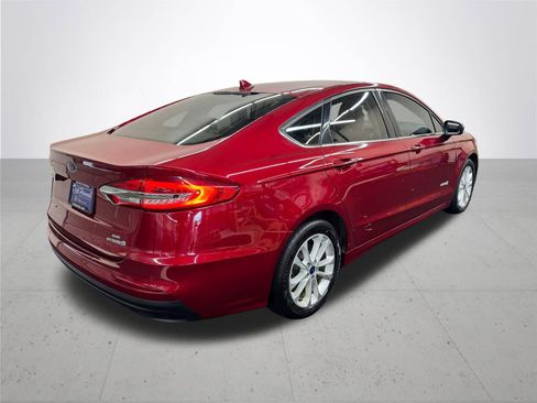 Used 2019 Ford Fusion SE FWD image 7