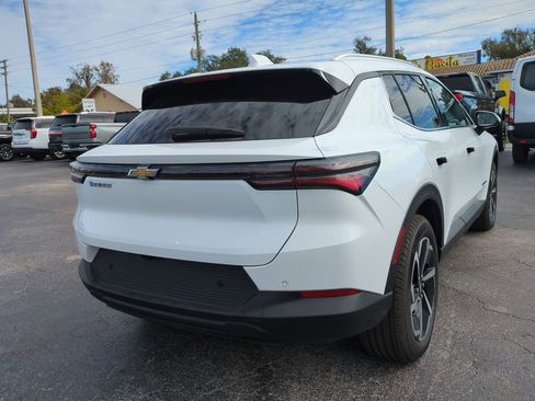 New 2026 Chevrolet Equinox EV LT image 4