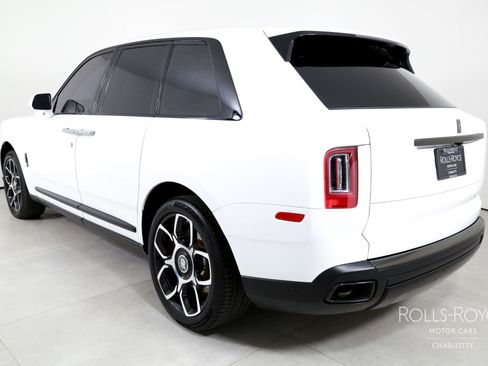 Used 2021 Rolls-Royce Cullinan Black Badge image 8