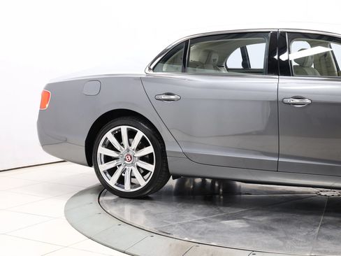 Used 2018 Bentley Flying Spur V8 AWD/4WD image 72