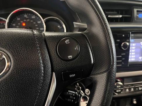 Used 2015 Toyota Corolla LE image 26