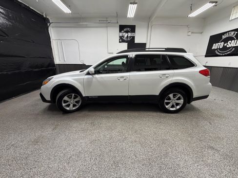 Used 2013 Subaru Outback 3.6R Limited AWD/4WD image 7
