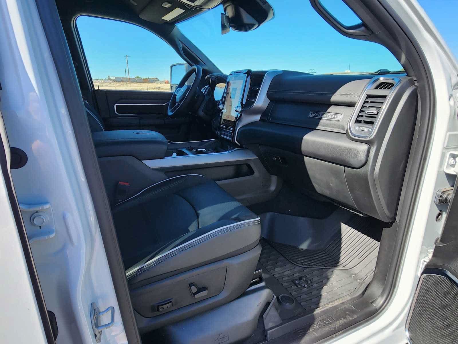 New 2026 RAM 2500 Laramie w/ Sport Appearance Package AWD/4WD image 10