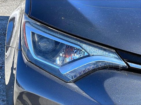 Used 2017 Toyota RAV4 XLE w/ Protection Package image 27