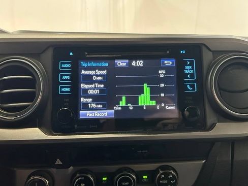 Used 2018 Toyota Tacoma SR5 AWD/4WD image 48