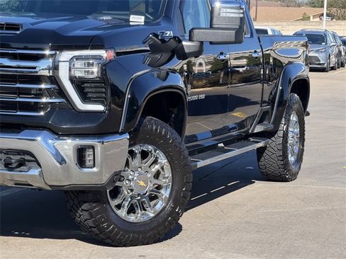 Used 2024 Chevrolet Silverado 2500 LTZ w/ LTZ Convenience Package image 3