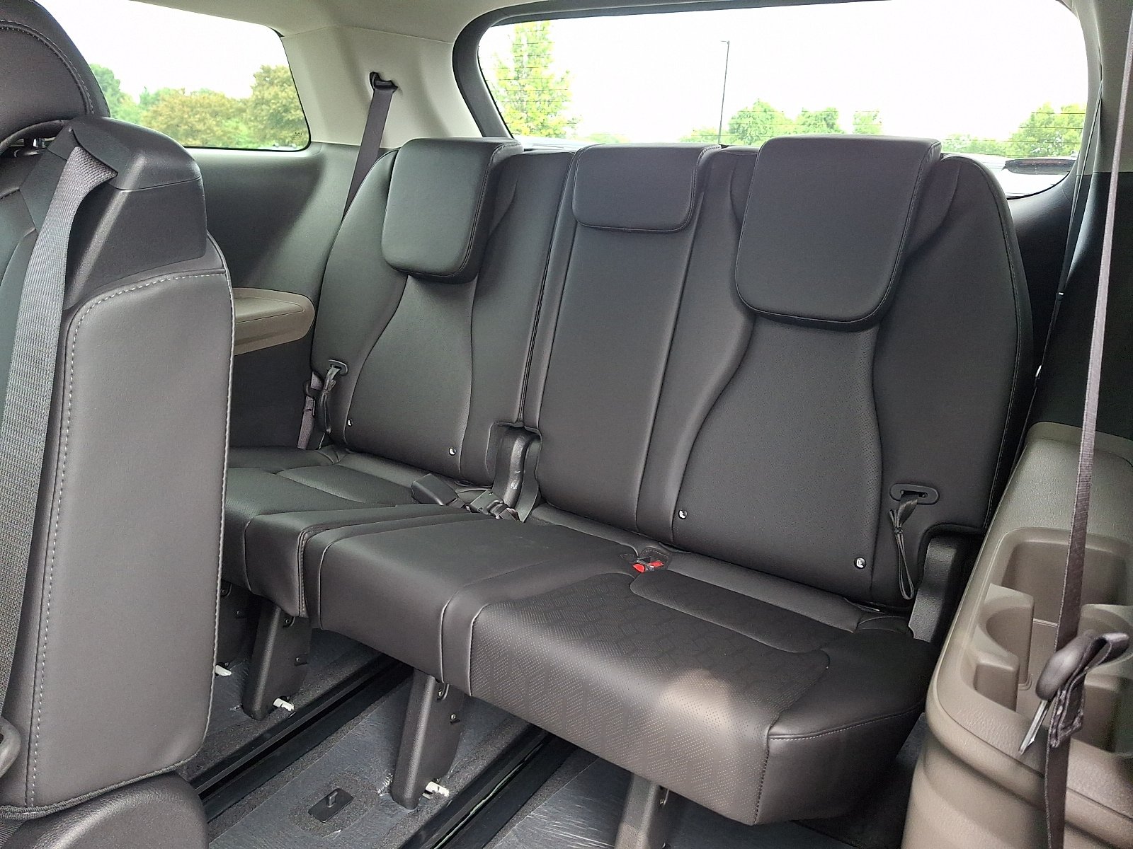 New 2027 Kia Carnival FWD image 7