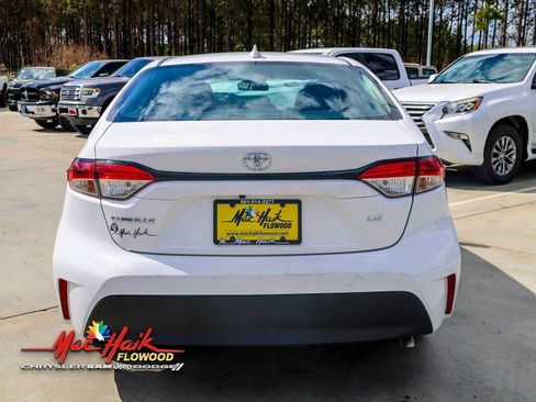 Used 2024 Toyota Corolla LE image 6