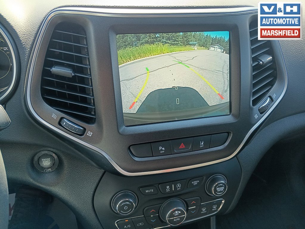 Used 2022 Jeep Cherokee Trailhawk w/ Trailer Tow Group AWD/4WD image 11