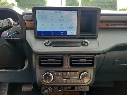 Used 2022 Ford Maverick Lariat w/ Lariat Luxury Package image 19