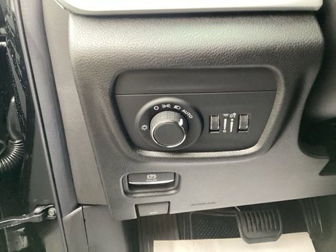 New 2025 Jeep Grand Cherokee L Altitude AWD/4WD image 31