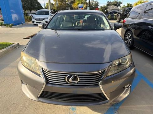 Used 2013 Lexus ES 350 w/ Premium Pkg FWD image 2