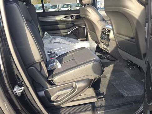 New 2026 Jeep Grand Wagoneer L Limited AWD/4WD image 11
