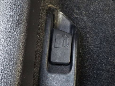 Used 2023 Toyota Corolla SE image 27