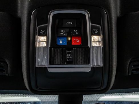 Used 2024 RAM 2500 Rebel AWD/4WD image 34