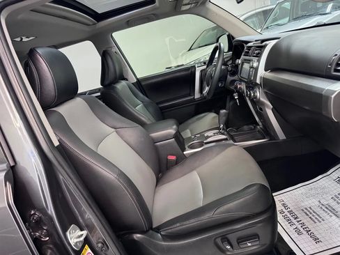 Used 2016 Toyota 4Runner SR5 Premium RWD image 17