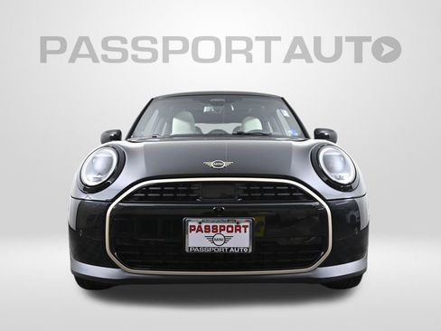 Used 2025 MINI Cooper 2-Door Hardtop image 2