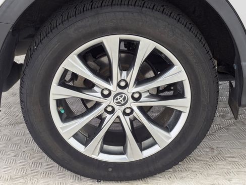 Used 2017 Toyota RAV4 Limited image 12