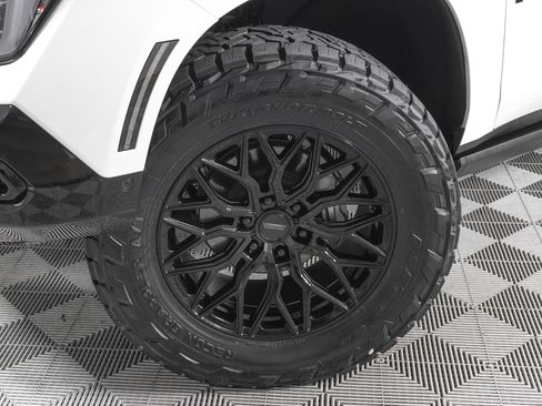 Used 2026 GMC Yukon XL AT4 Ultimate w/ LPO, Floor Liner Package AWD/4WD image 33