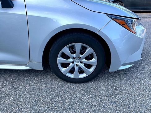 Used 2025 Toyota Corolla LE FWD image 7