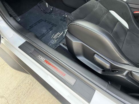 Used 2021 Ford Mustang Shelby GT500 w/ Carbon Fiber Track Pack image 26