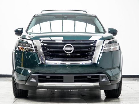Used 2022 Nissan Pathfinder SL w/ SL Premium Package FWD image 8