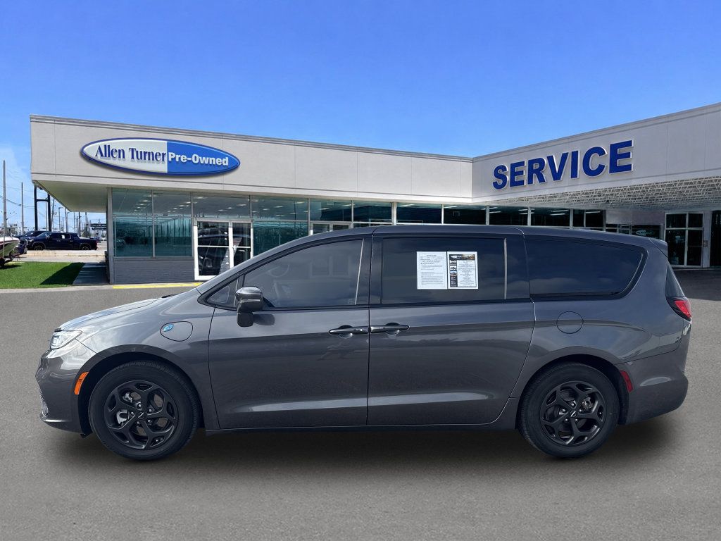 Used 2022 Chrysler Pacifica Touring-L w/ S Appearance Package FWD image 41