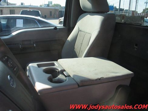 Used 2016 Ford F250 XL w/ Power Equipment Group AWD/4WD image 4