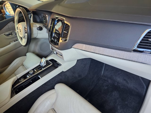 Used 2021 Volvo XC90 T8 Inscription w/ Advanced Package AWD/4WD image 16